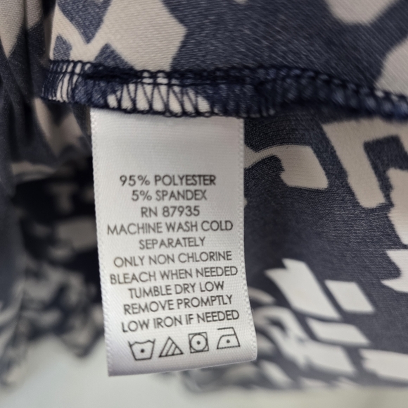 Susan Graver black and white layered , sleeveless blouse large - Picture 4 of 5